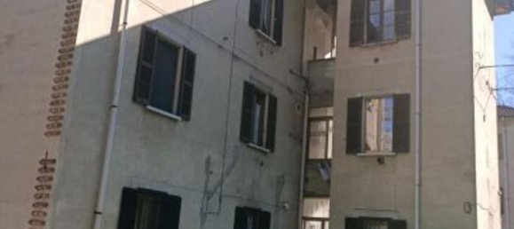 3 rooms Apartment in Malnate, Italy No. 181415 3