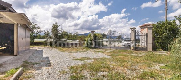 Casa de 2 dormitorios en Revello, Italy No. 270755 9