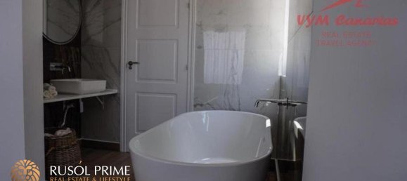 3 Schlafzimmer Villa in San Eugenio, Spain, Nr. 384 6