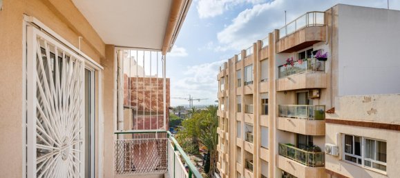 Apartamento de 3 dormitorios en Torrevieja, Spain No. 100177 3
