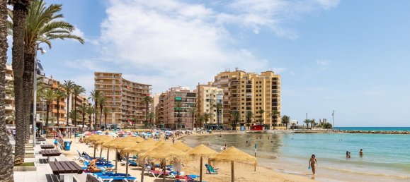 Apartamento de 3 dormitorios en Torrevieja, Spain No. 100177 46