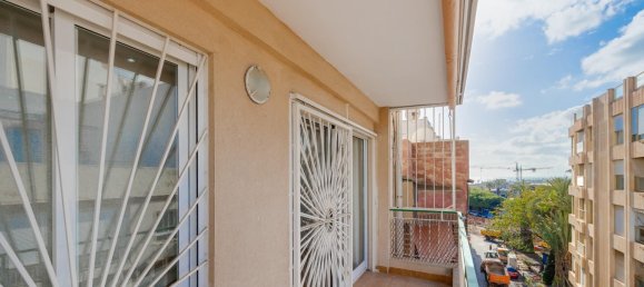 Apartamento de 3 dormitorios en Torrevieja, Spain No. 100177 4