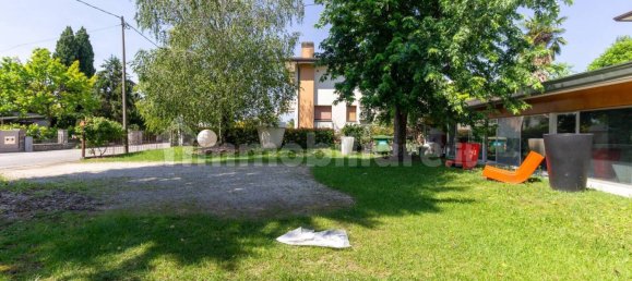 4-Zimmer Gewerbliche Immobilie in Pordenone, Italy, Nr. 310777 2