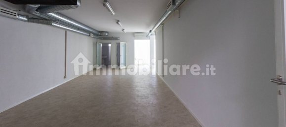 4-Zimmer Gewerbliche Immobilie in Pordenone, Italy, Nr. 310777 25