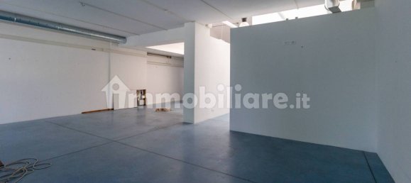 4-Zimmer Gewerbliche Immobilie in Pordenone, Italy, Nr. 310777 18