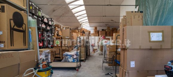 4-Zimmer Gewerbliche Immobilie in Pordenone, Italy, Nr. 310777 6