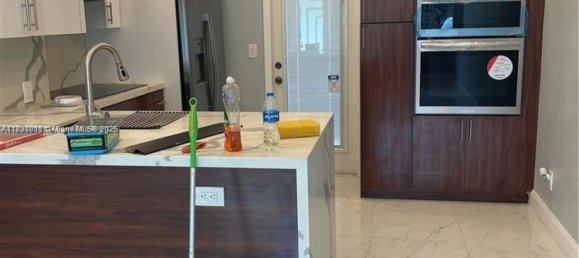 178.37 m² terreno en venta en Miami, Miami-Dade, Florida, USA № 615770 3