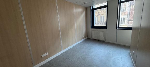 Büro in Valenciennes, France 211m², Nr. 220630 6