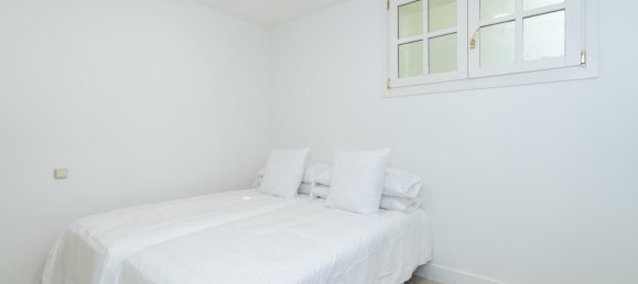 5 bedrooms Villa in Marbella, Spain No. 77543 28