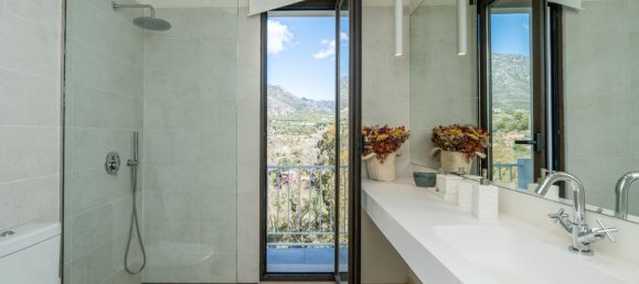 5 bedrooms Villa in Marbella, Spain No. 77543 21