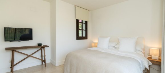 5 bedrooms Villa in Marbella, Spain No. 77543 19