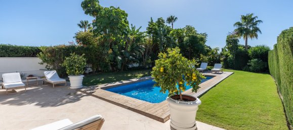 5 bedrooms Villa in Marbella, Spain No. 77543 32