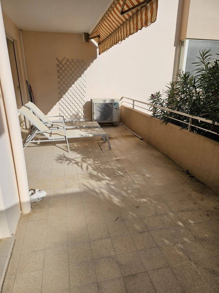 1 bedroom Apartment in Cannes, France No. 329214