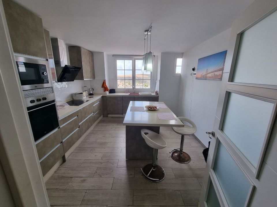 3 bedrooms Villa in Las Palmas De Gran Canaria, Spain No. 184662