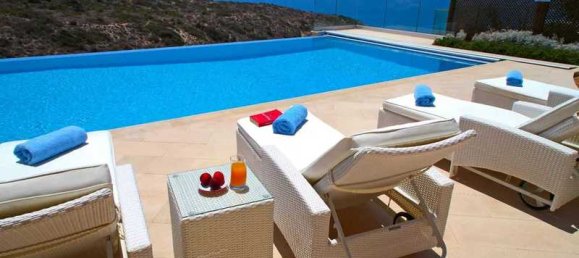 4 bedrooms Villa in Kouklia, Cyprus No. 10596 3