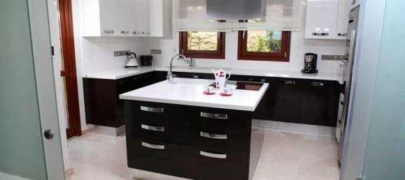 4 bedrooms Villa in Kouklia, Cyprus No. 10596 13