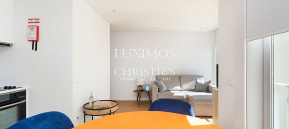 215m² Building in Porto, Portugal No. 115371 4