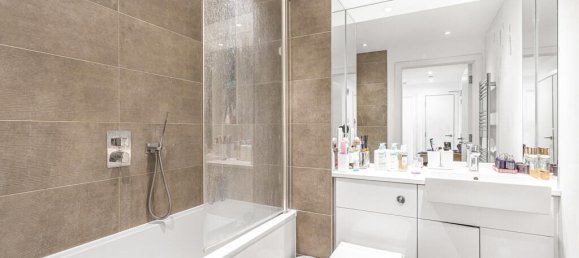 1 bedroom Apartment in Surrey, United Kingdom No. 8592 6