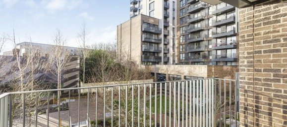 1 bedroom Apartment in Surrey, United Kingdom No. 8592 4