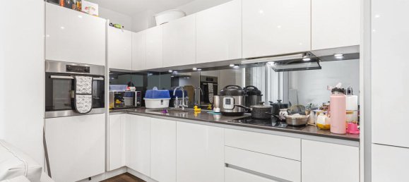 1 bedroom Apartment in Surrey, United Kingdom No. 8592 3