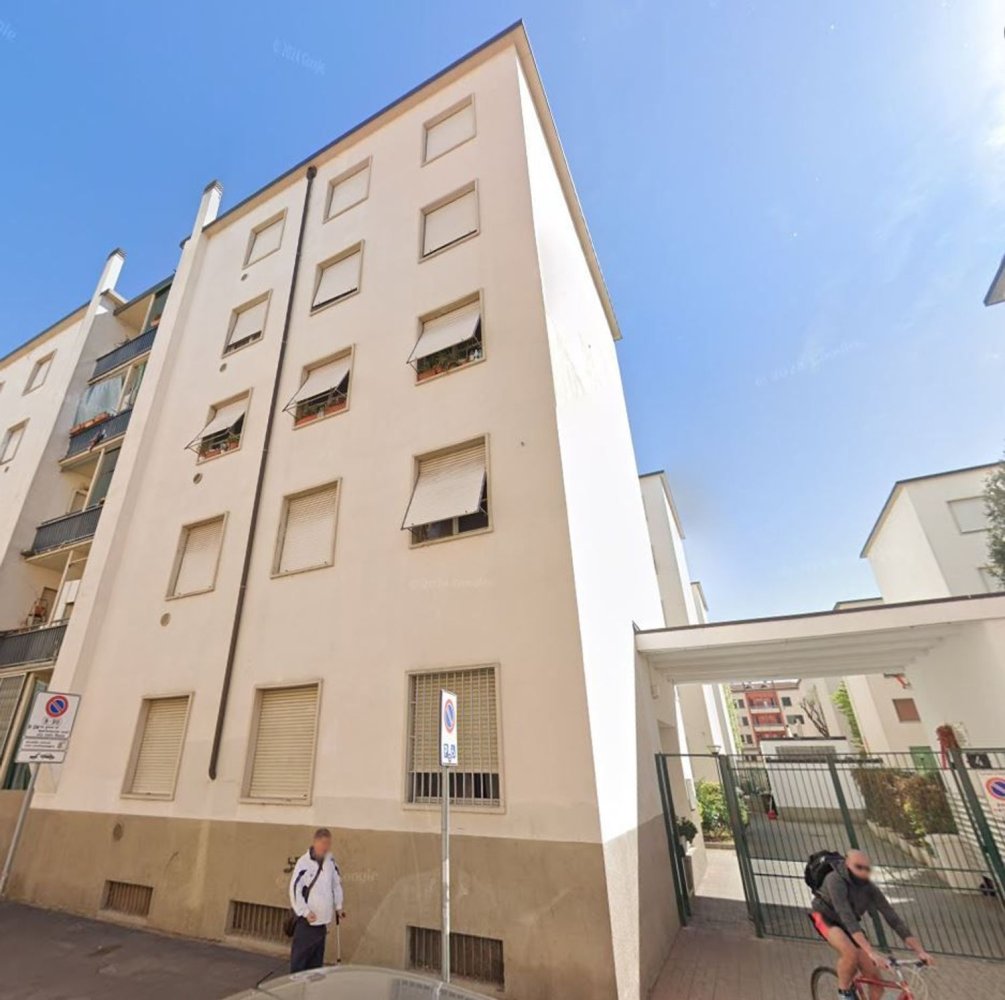 2 bedrooms Apartment in Milan, Italy No. 395869