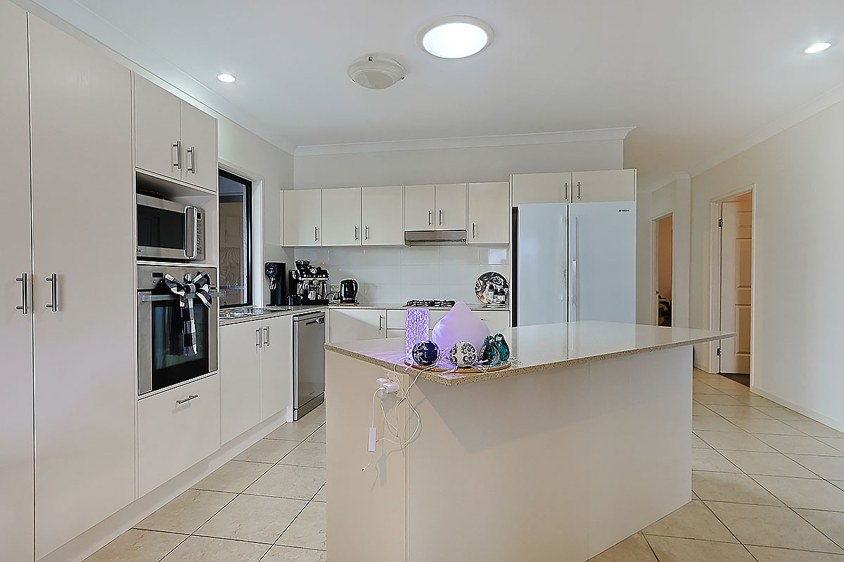 3 bedrooms House in Eagleby, Australia No. 754