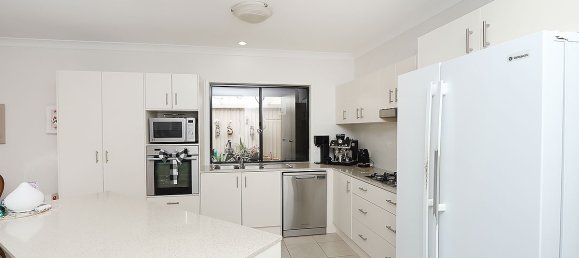 3 bedrooms House in Eagleby, Australia No. 754 4