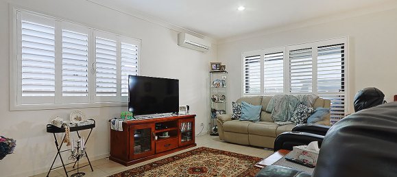 3 bedrooms House in Eagleby, Australia No. 754 3