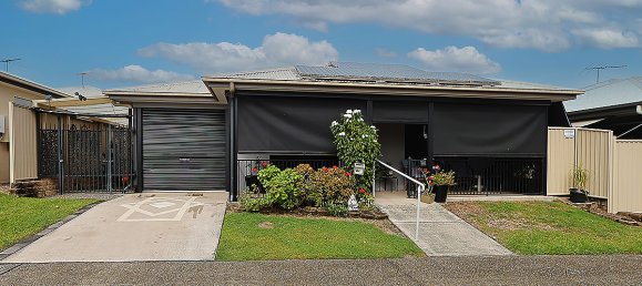 3 bedrooms House in Eagleby, Australia No. 754 13