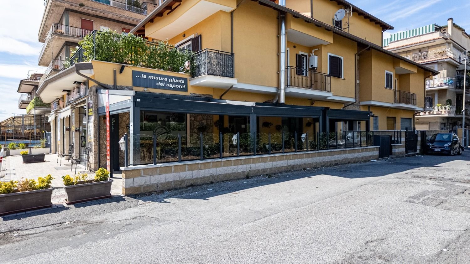  عقار تجاري في Rome, Italy 184متر مربع رقم 327632