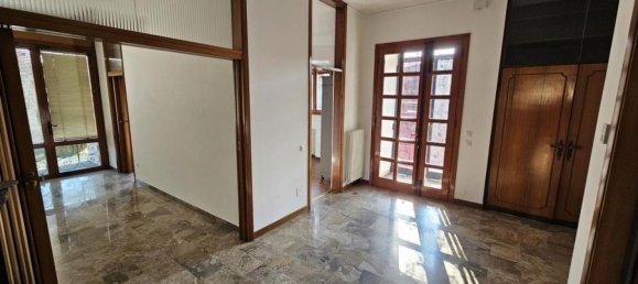 Вилла с 6 комнатами в Новента Падована, Италия № 29947 7