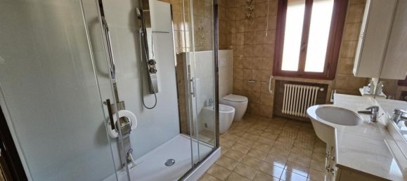 Вилла с 6 комнатами в Новента Падована, Италия № 29947 42