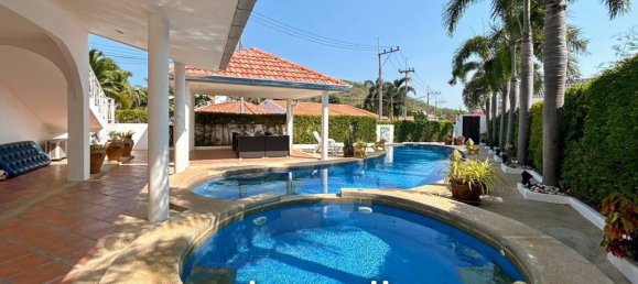 5 bedrooms Villa in Hua Hin, Thailand No. 19594 4