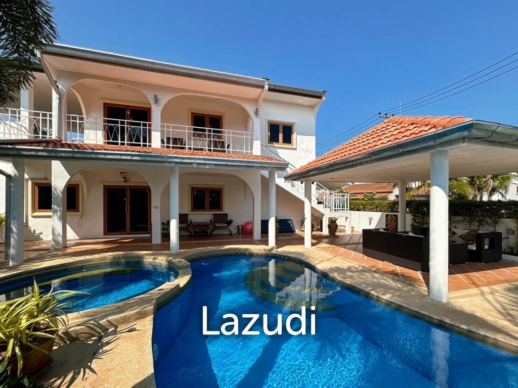 5 bedrooms Villa in Hua Hin, Thailand No. 19594