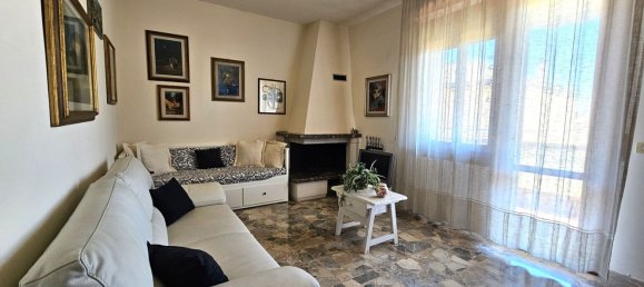 3غرفة شقة في Florence, Italy رقم 309397 2