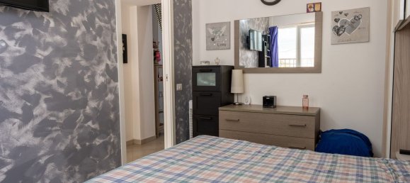 Квартира с 2 спальнями в Фьюмичино, Италия № 339958 6