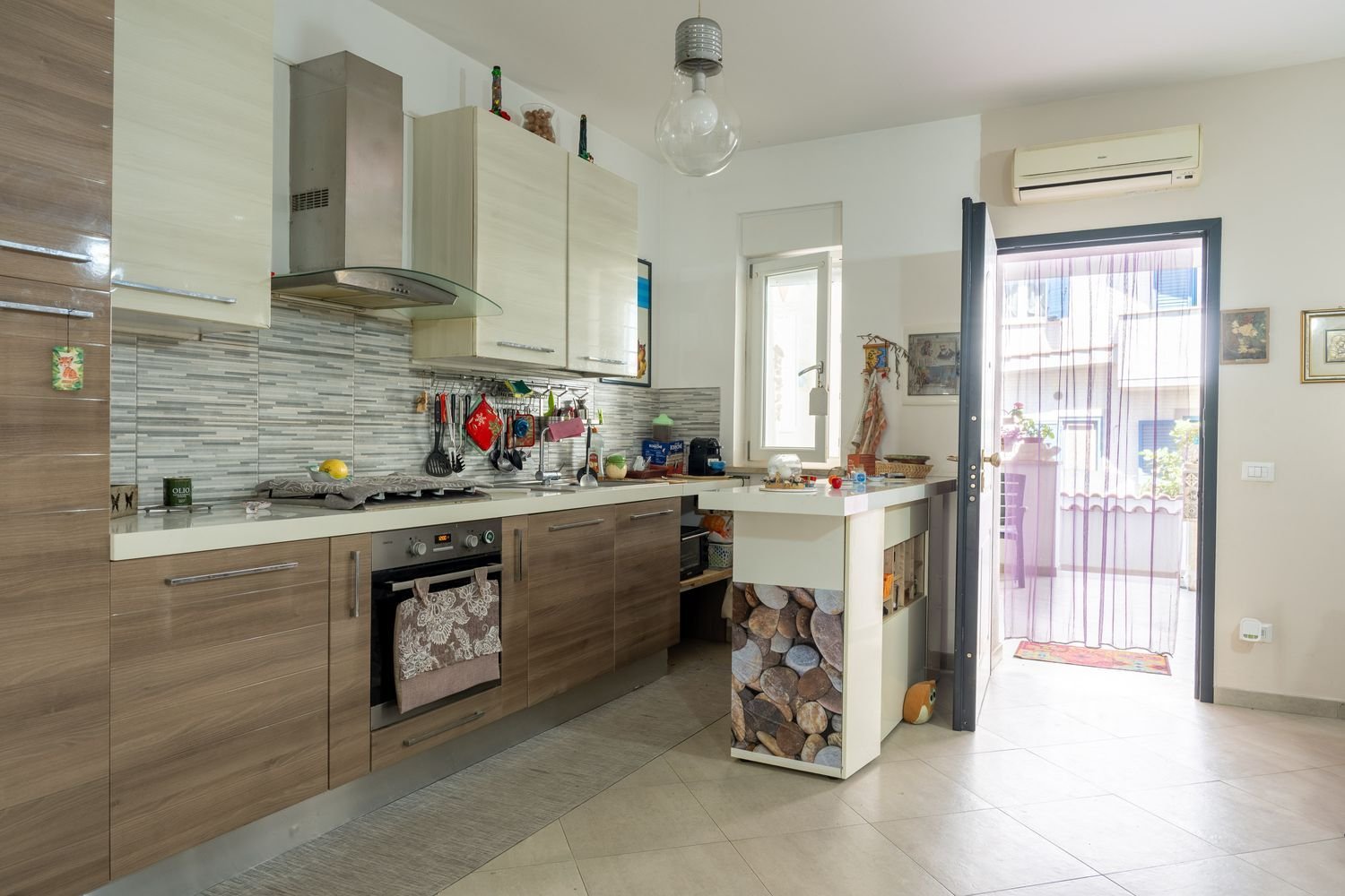 Квартира с 2 спальнями в Фьюмичино, Италия № 339958