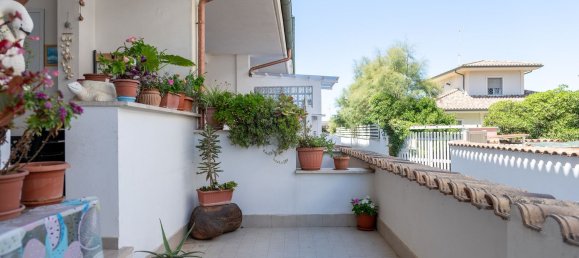 Квартира с 2 спальнями в Фьюмичино, Италия № 339958 19