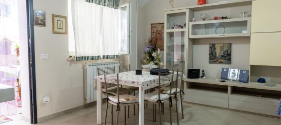 Квартира с 2 спальнями в Фьюмичино, Италия № 339958 2