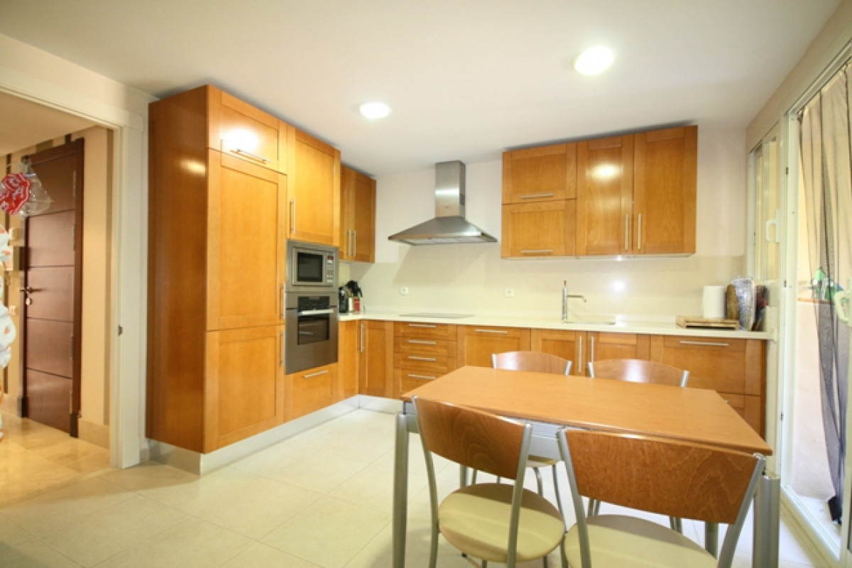 2 chambres Appartement à Marbella, Spain No. 93687