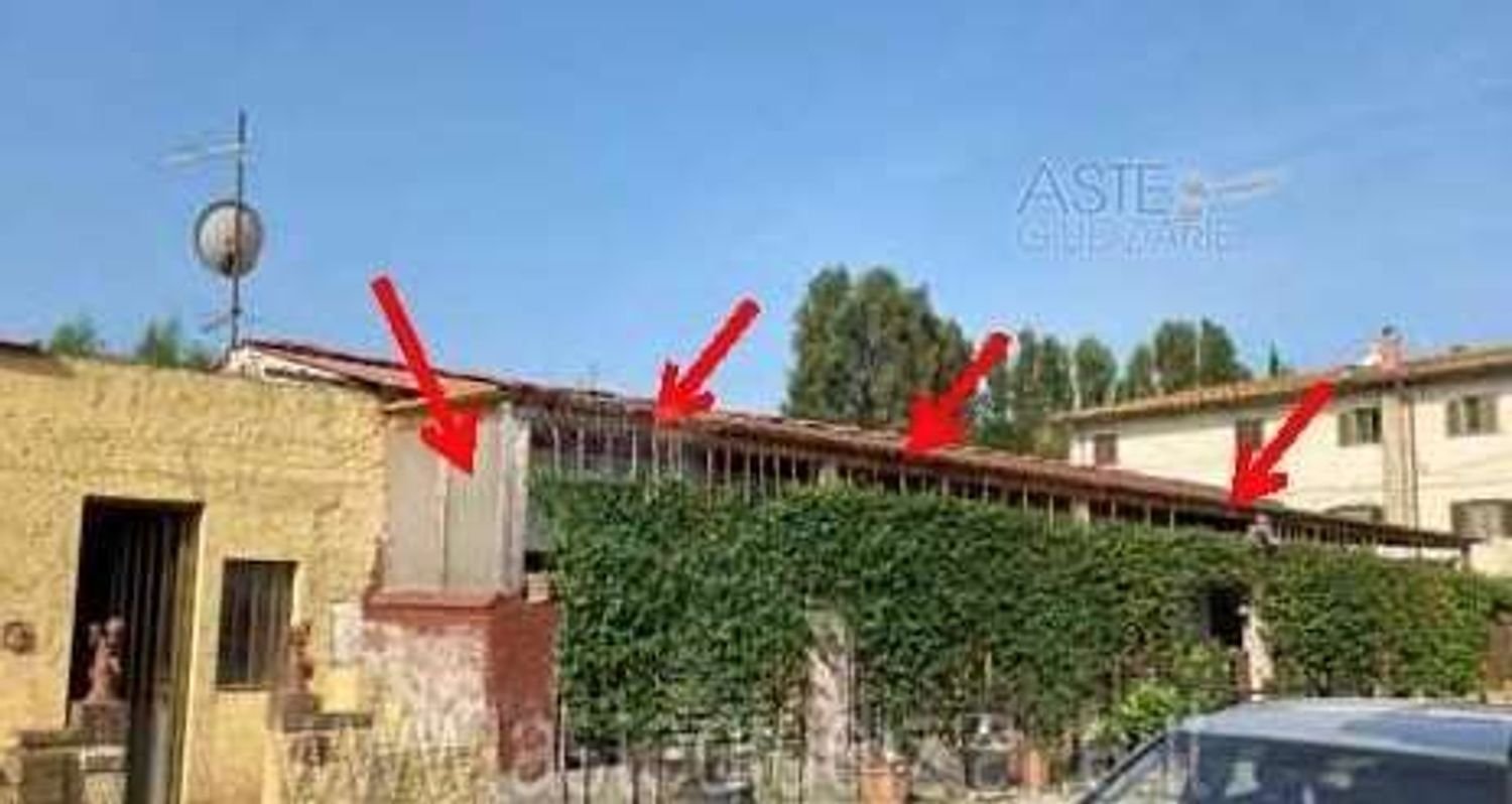 3 bedrooms Land in Ponte Buggianese, Italy No. 365088