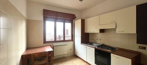 6 rooms Apartment in Frosinone, Italy No. 48264 10