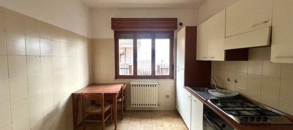 6 rooms Apartment in Frosinone, Italy No. 48264 9