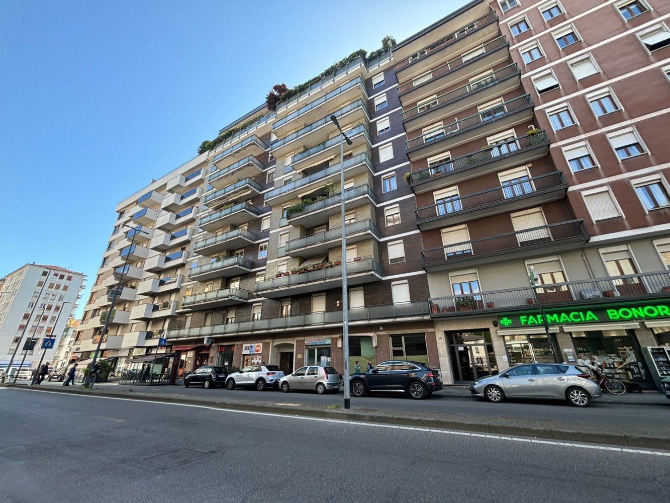5 rooms Apartment in Piacenza, Italy No. 160533
