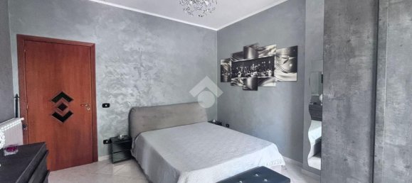 3 rooms Apartment in Casandrino, Italy No. 268085 3