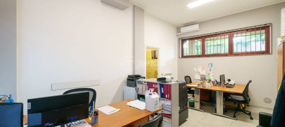 1 room Commercial property in Nova Milanese, Italy No. 80447 3