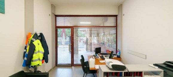 1 room Commercial property in Nova Milanese, Italy No. 80447 8