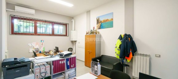 1 room Commercial property in Nova Milanese, Italy No. 80447 2