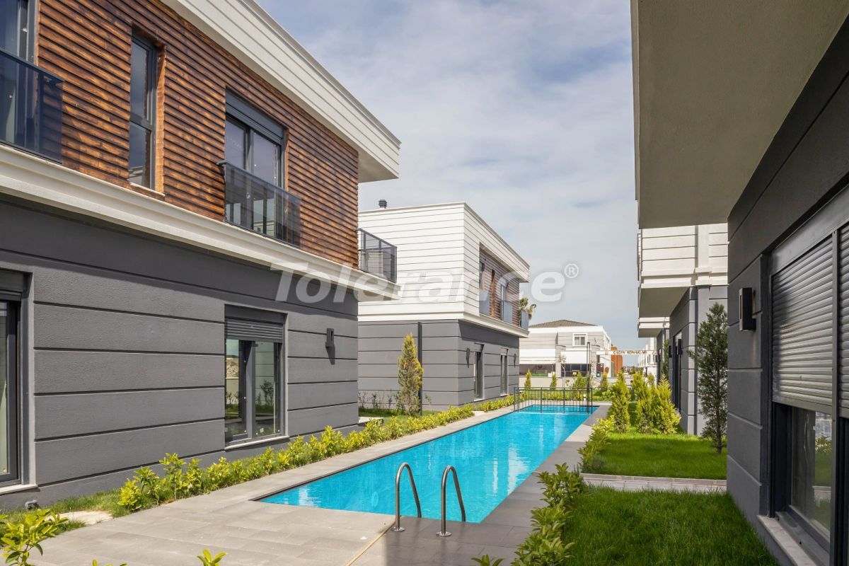 Villa 4+1 in Antalya, Turkey No. 13997