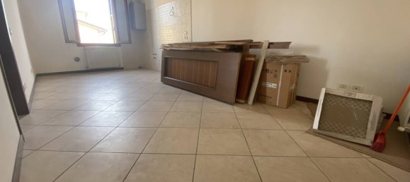 3 rooms Apartment in Bovolenta, Italy No. 217041 2
